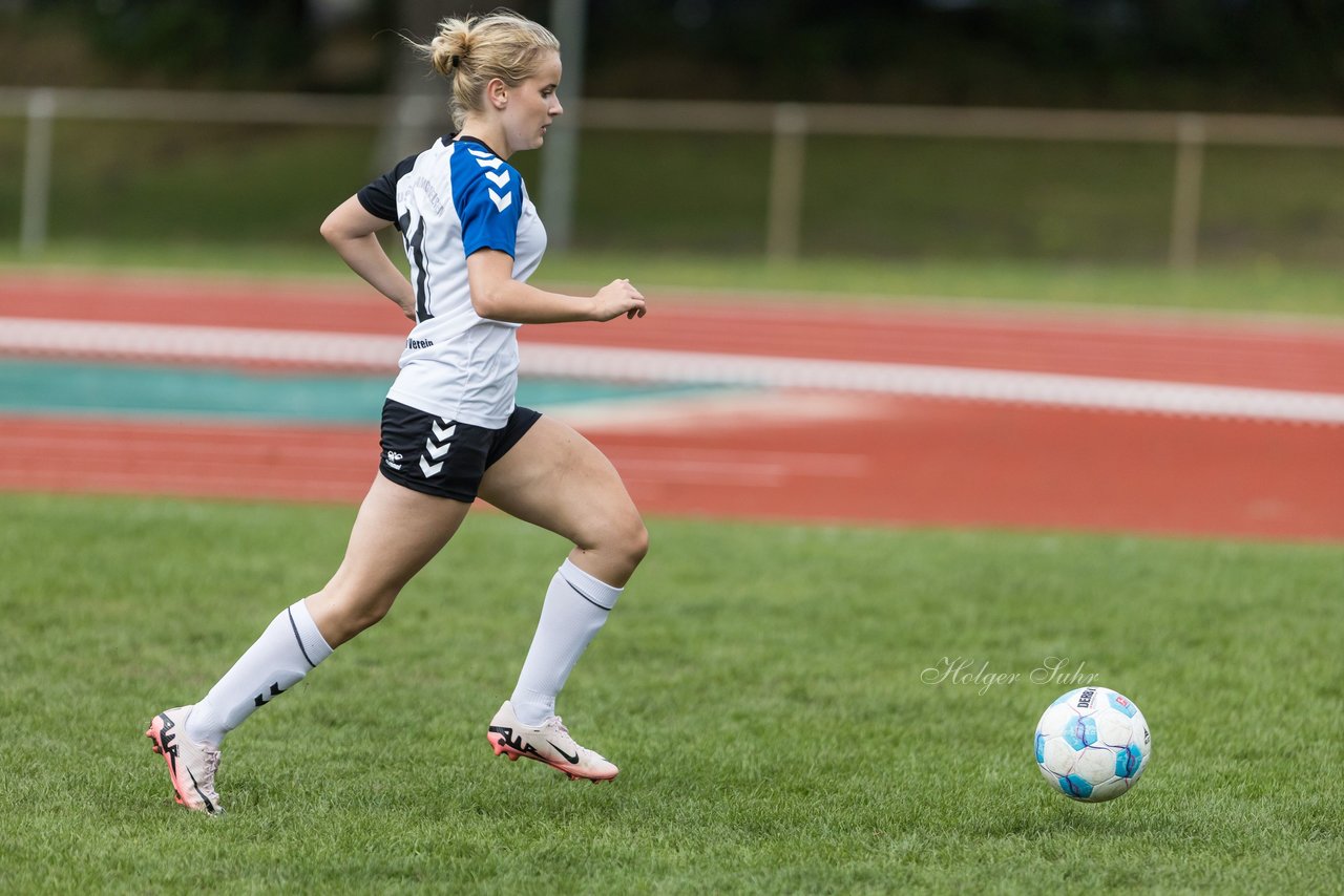 Bild 345 - wBJ VfL Pinneberg - Germania Schnelsen : Ergebnis: 15:1